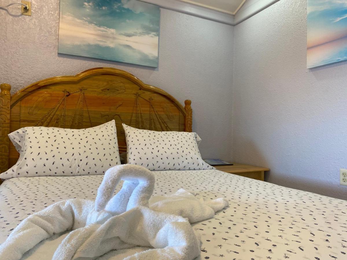 Sea Eye Hotel - Sunset Building Утила Екстериор снимка